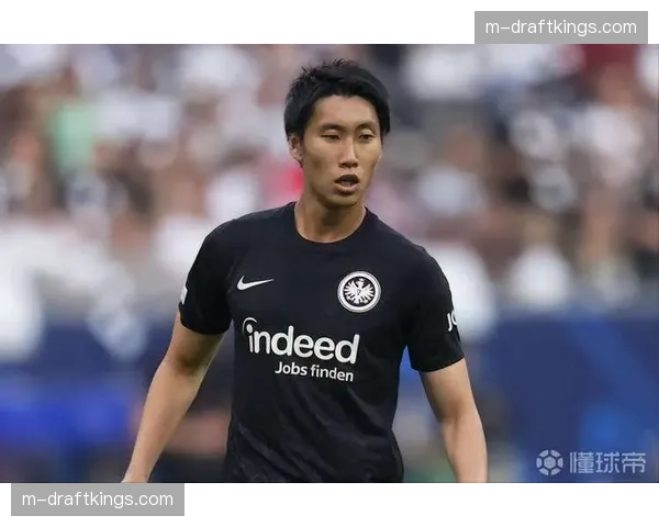 官方：法兰克福与日本中场镰田大地完成续约