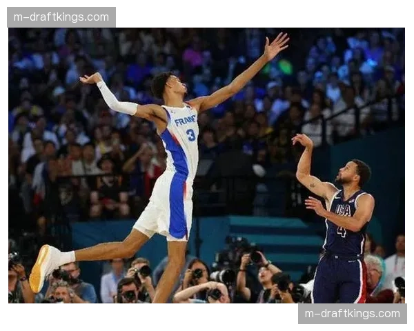 马刺vs开拓者首轮对决，文班亚马季后赛首秀对阵克林根